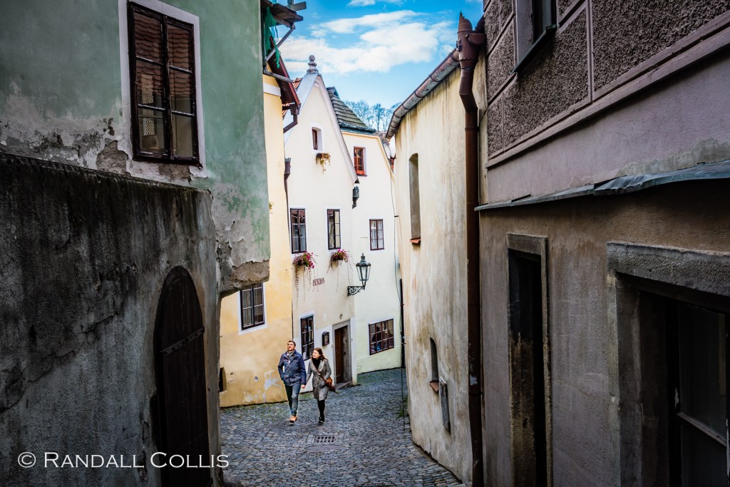 Český Krumlov Alley Couple